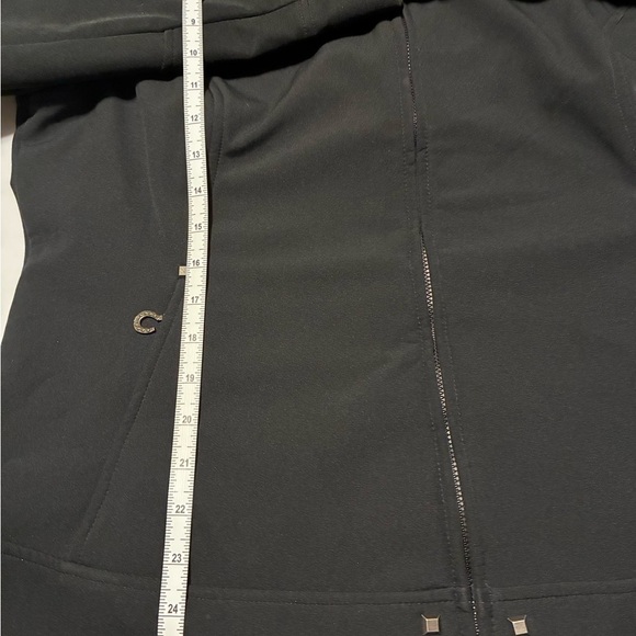 Ariat Size XL Black Jacket Zip Up w/Zebra Print
Micro Fleece Lining Soft Shell - Picture 11 of 14